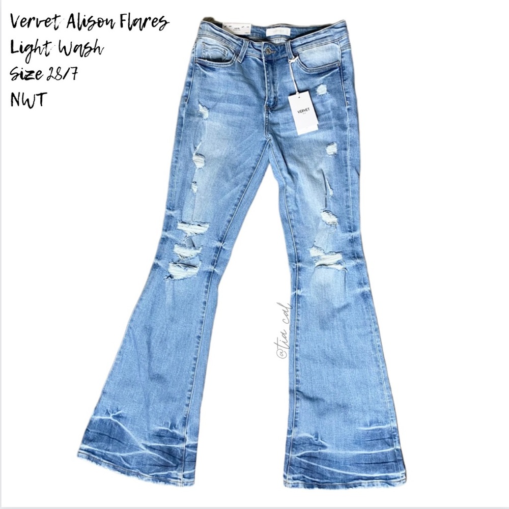 Vervet Alison Flare Jeans, Mid-Rise, Light Wash, Size 28/7 NWT